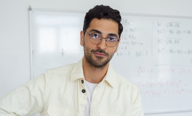 Ecuador Bilingüe Logo