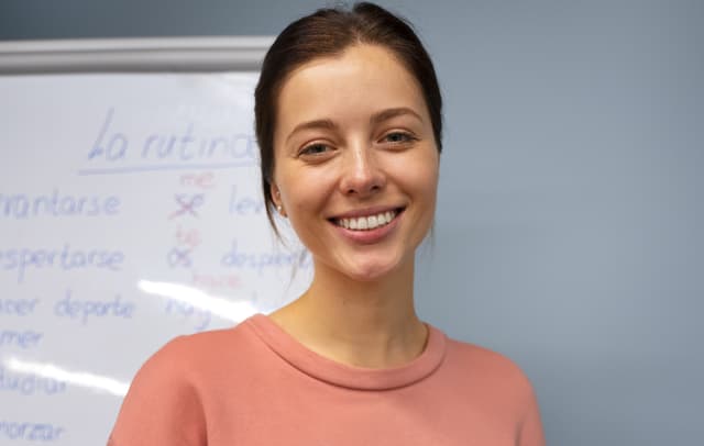 Ecuador Bilingüe Logo